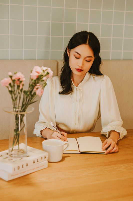 Tie Ribbon Blouse - Ivory