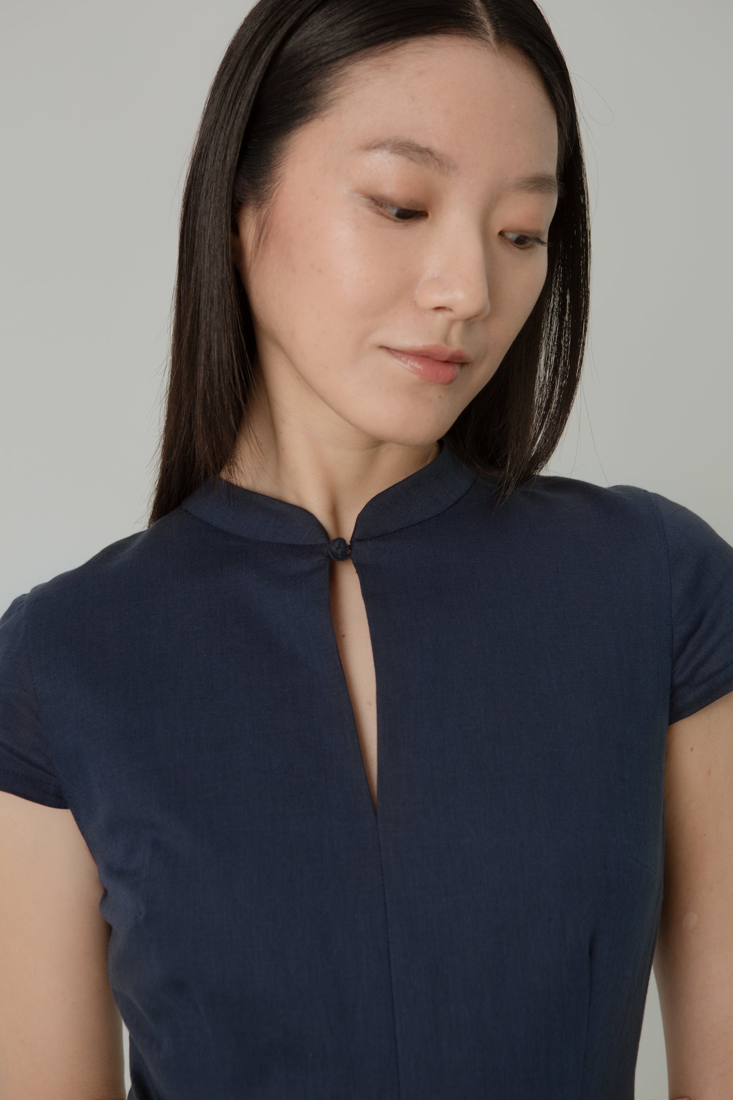 Stand Collar Tea Dress in Linen - Midnight
