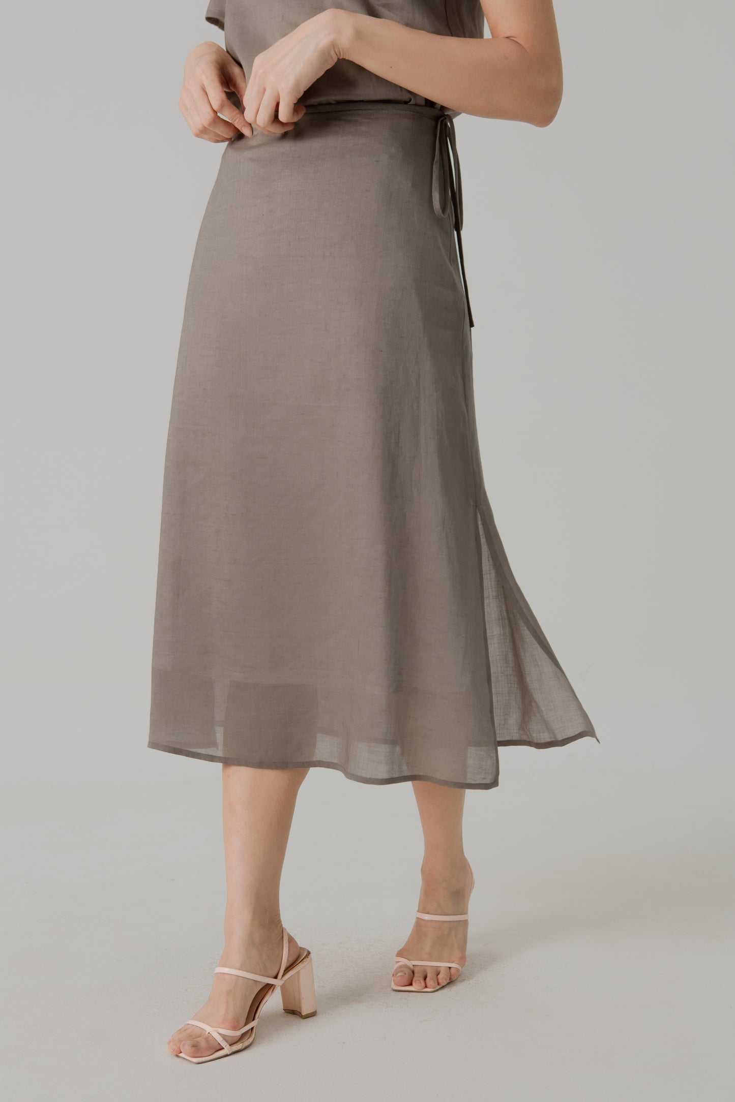 Aire Midi Skirt with Tie-Ribbon - Taupe