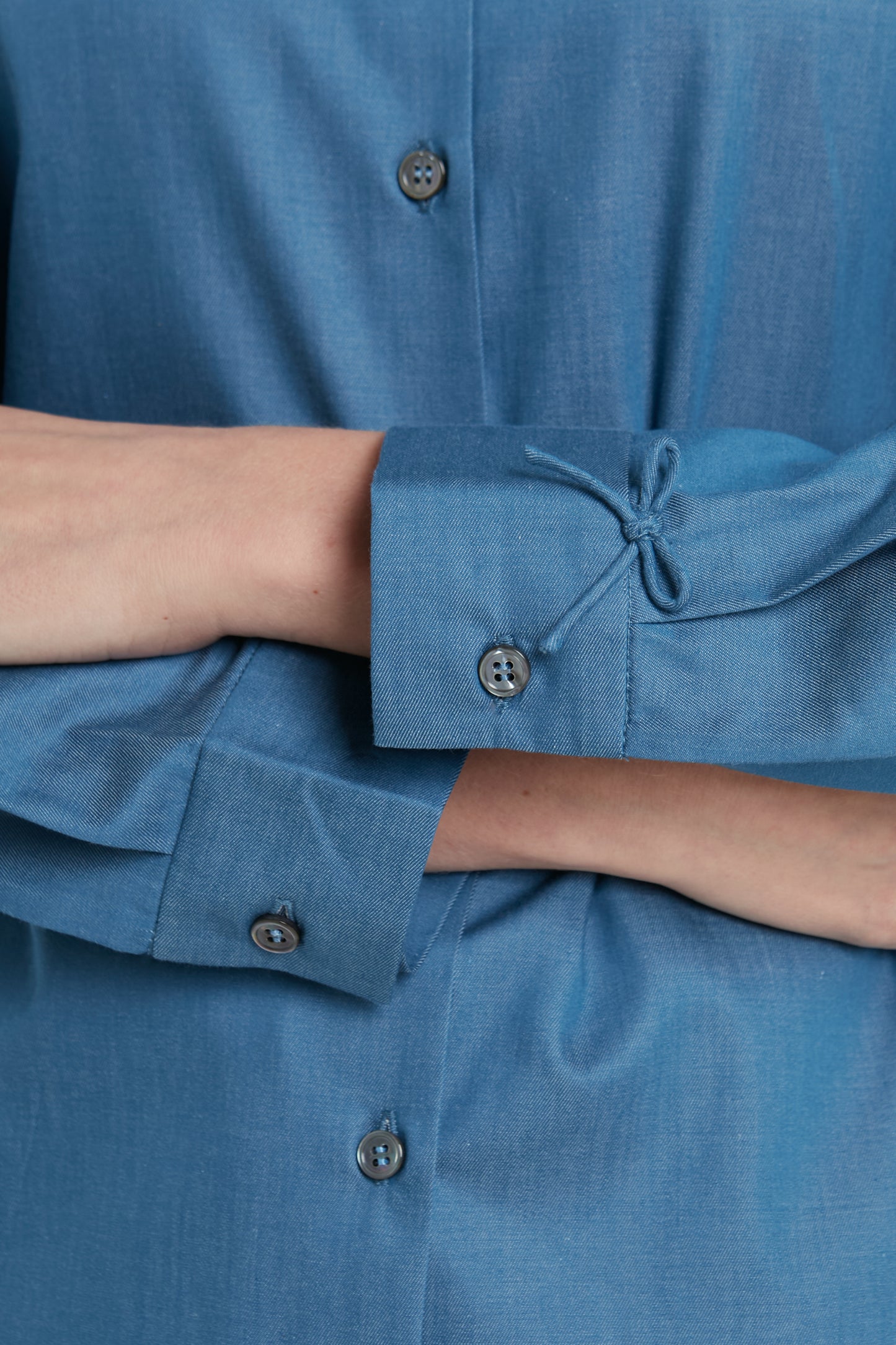 Everyday Shirt in Denim - Light Wash