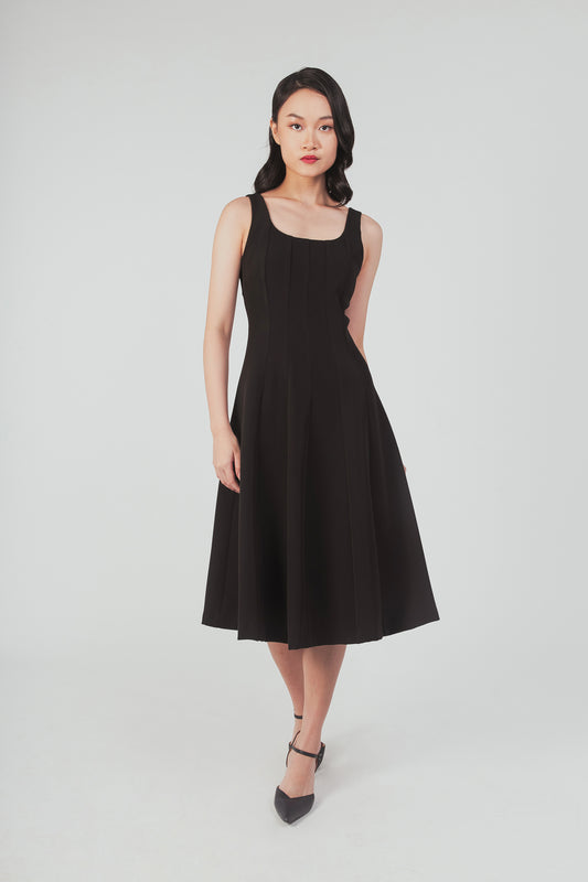 Smocked Back Panelled Dress - Black