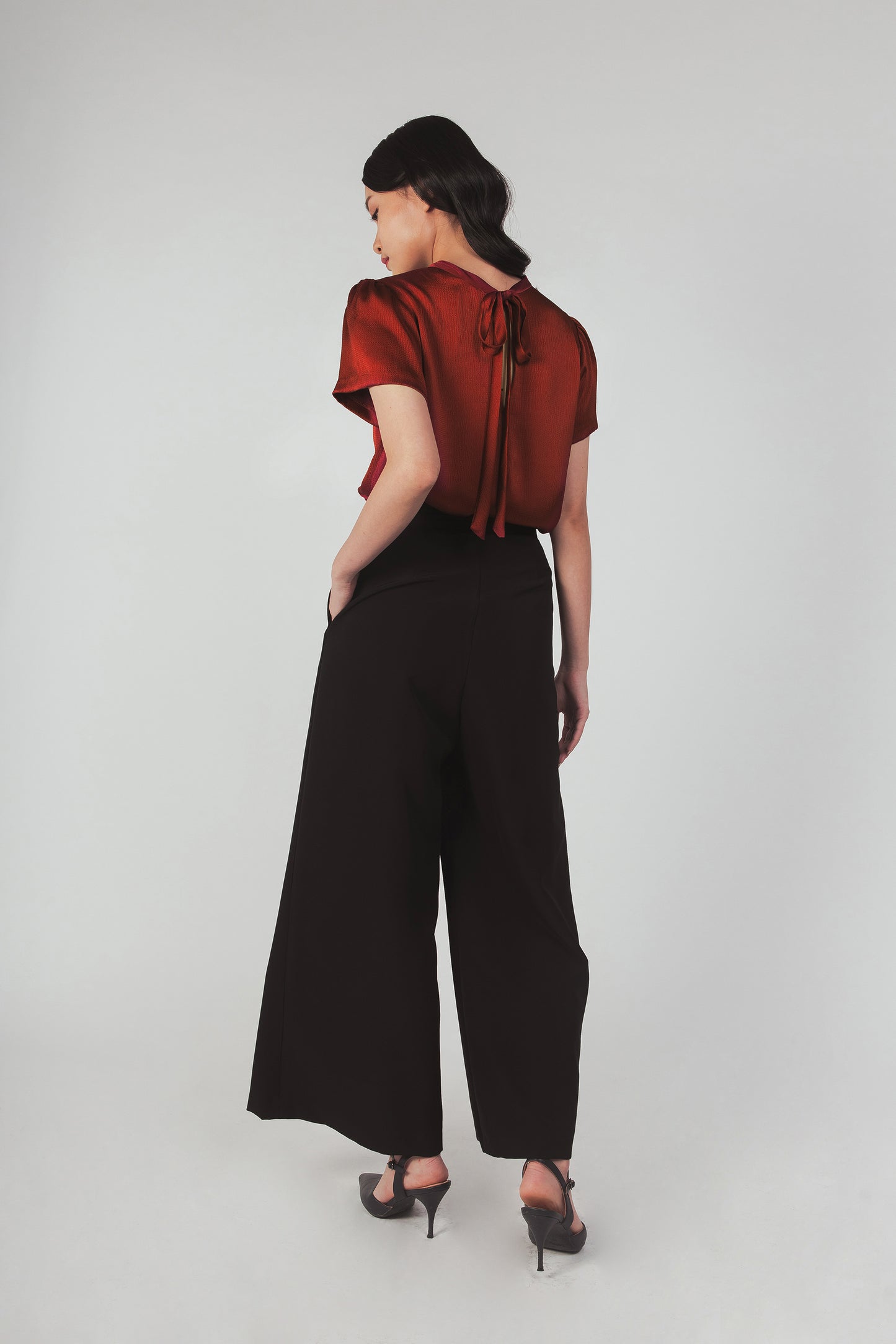 Palazzo Pants With Pleat Detail - Black