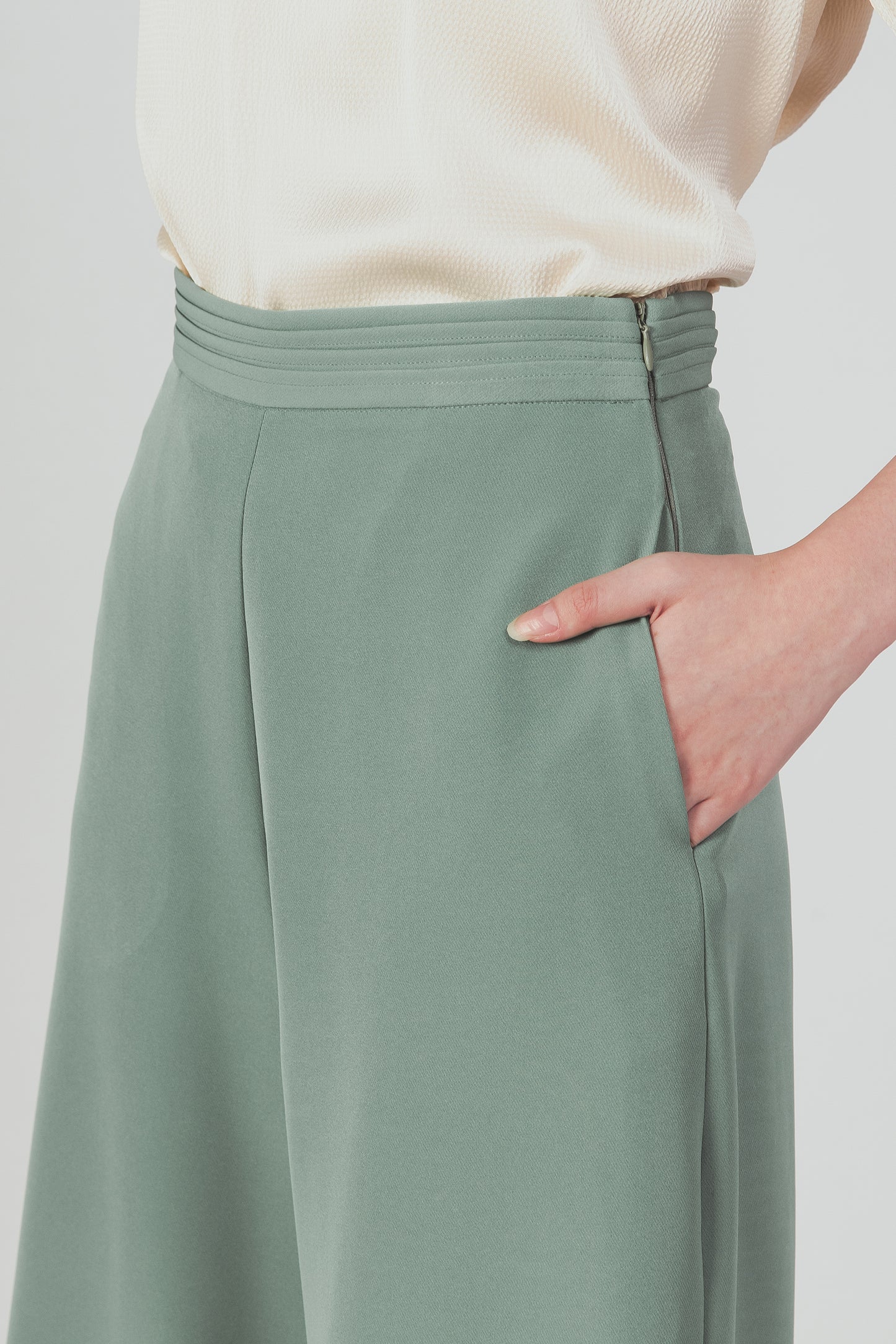 Palazzo Pants With Pleat Detail - Pine