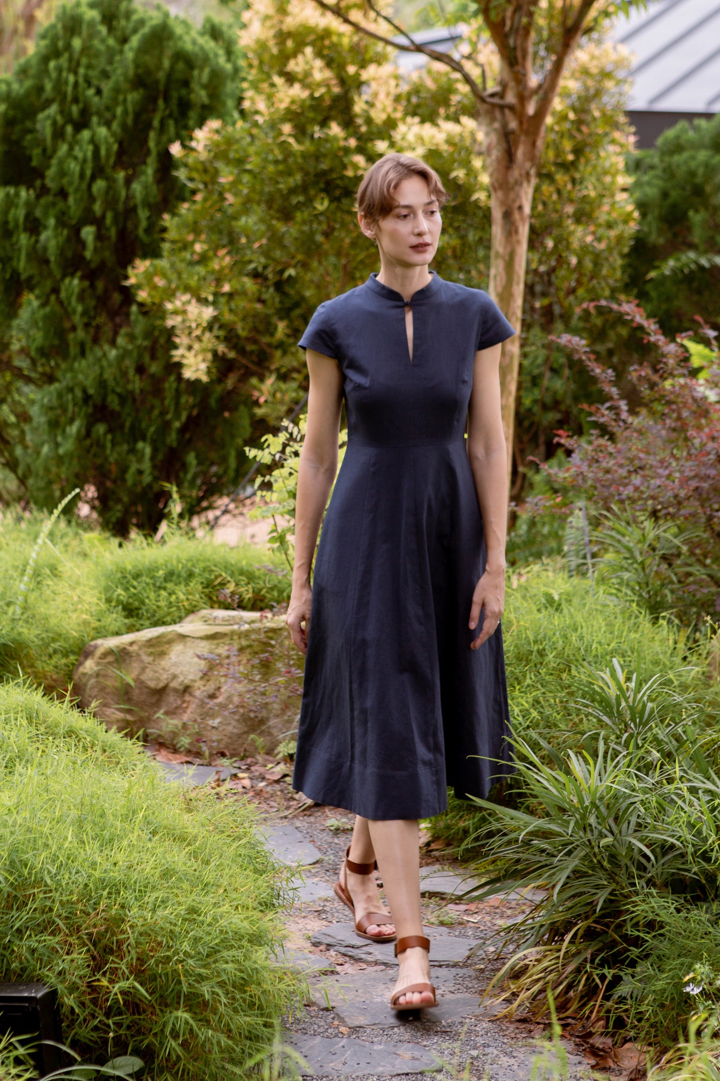 Stand Collar Tea Dress in Linen - Midnight