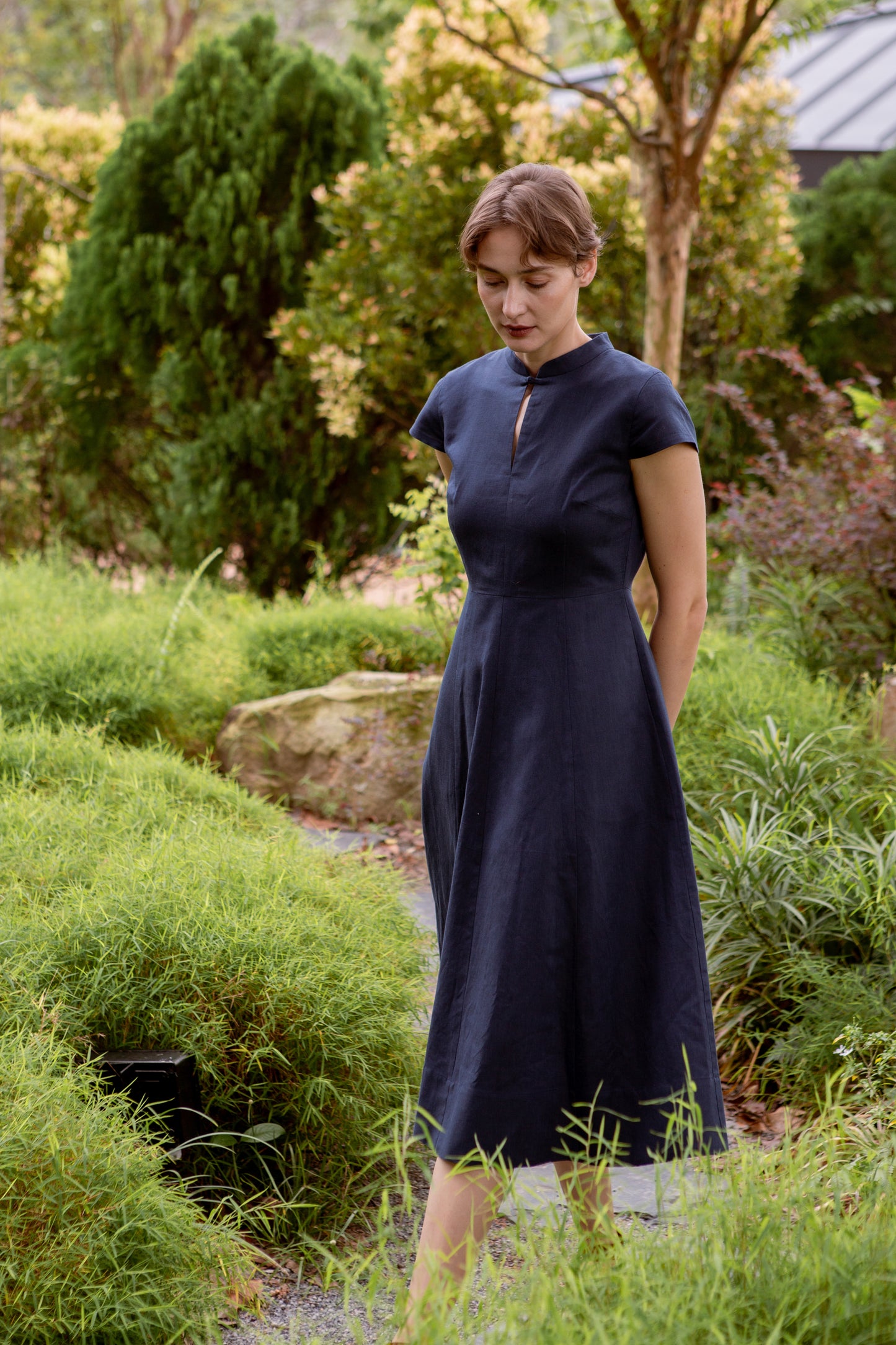 Stand Collar Tea Dress in Linen - Midnight