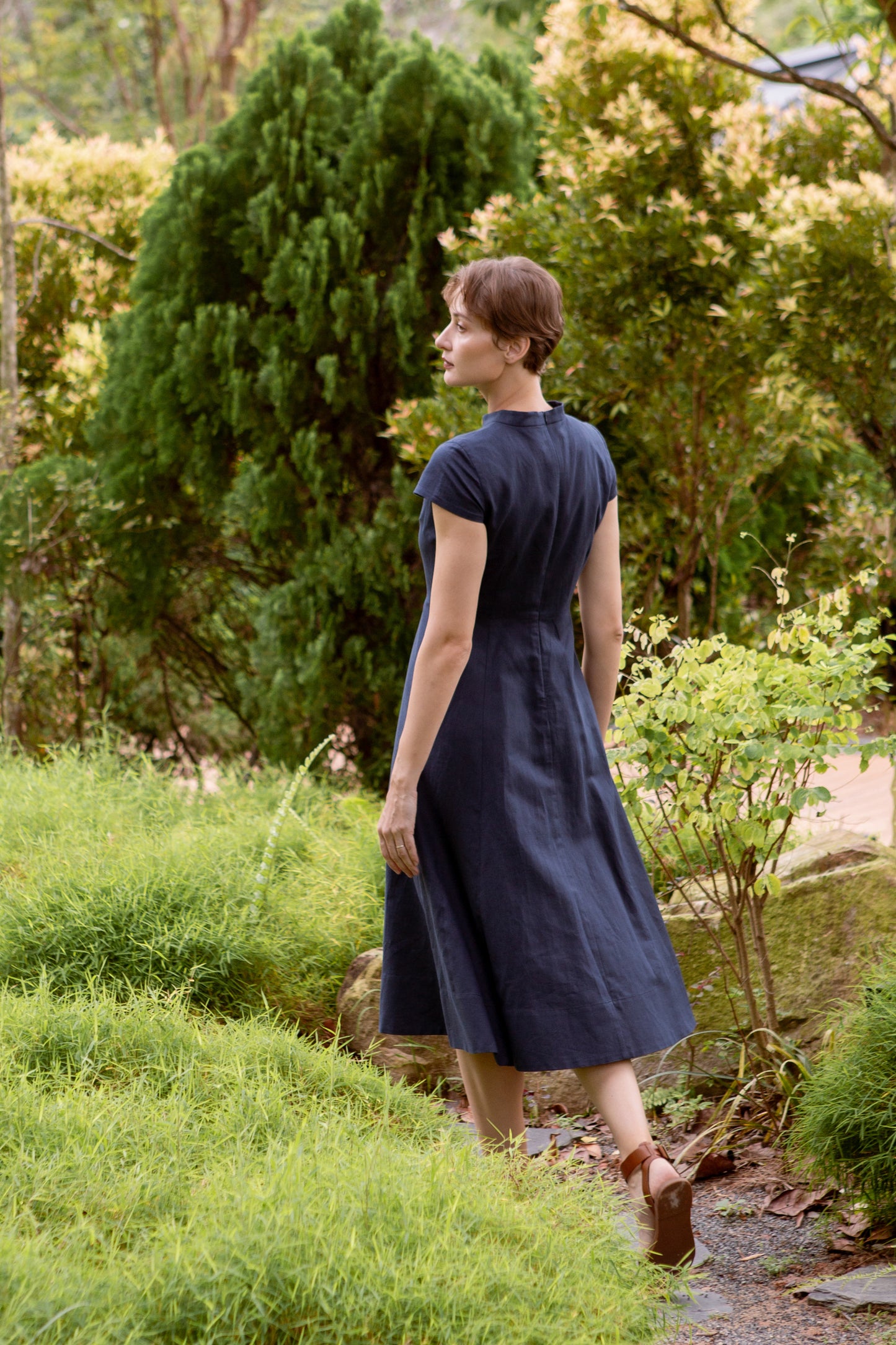 Stand Collar Tea Dress in Linen - Midnight