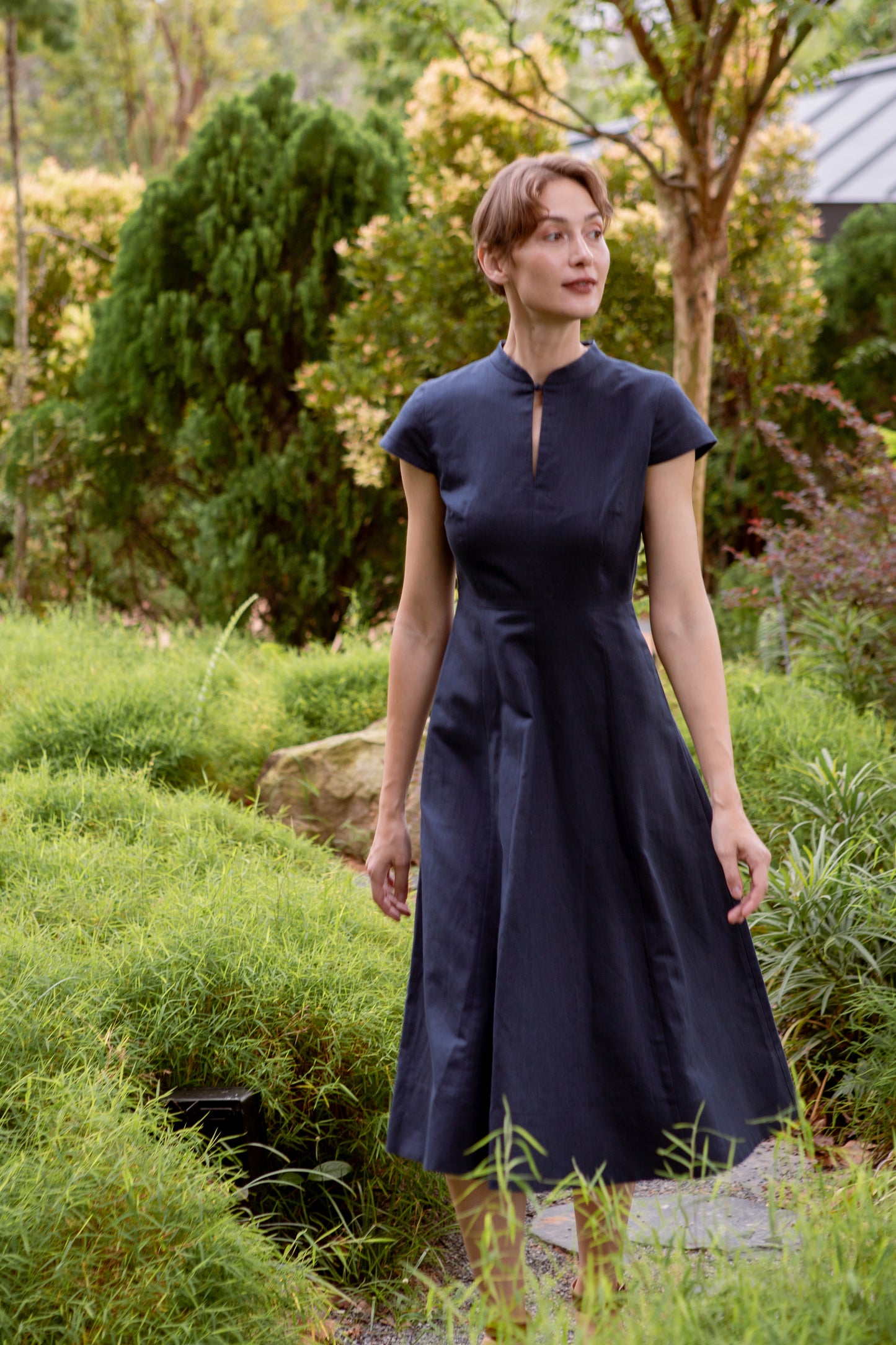 Stand Collar Tea Dress in Linen - Midnight