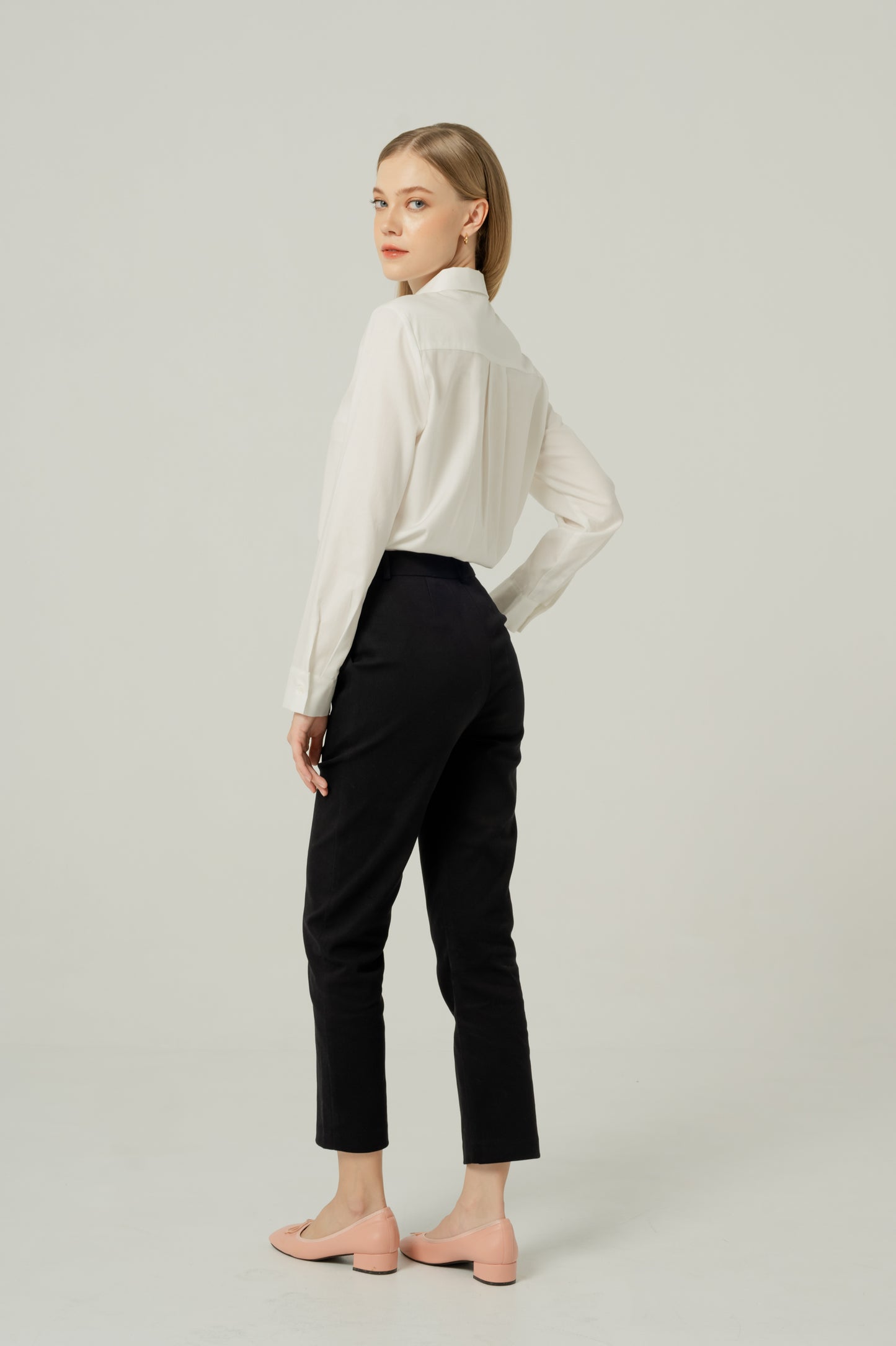 Cropped Slim Fit Cotton-Twill Trousers - Black