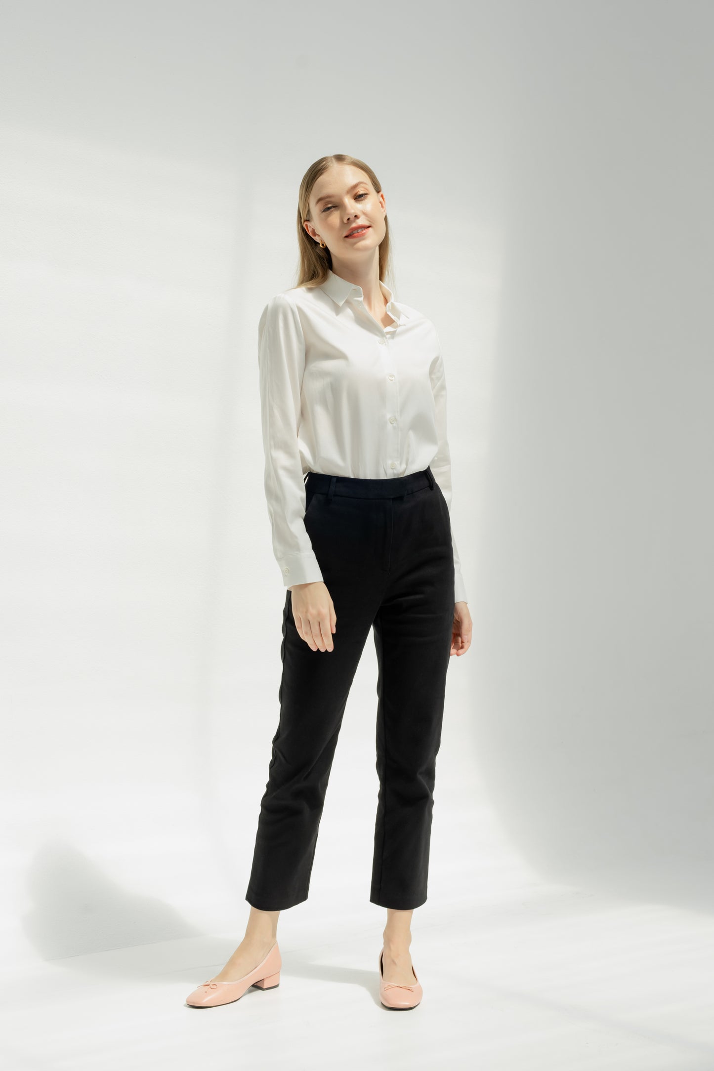 Cropped Slim Fit Cotton-Twill Trousers - Black