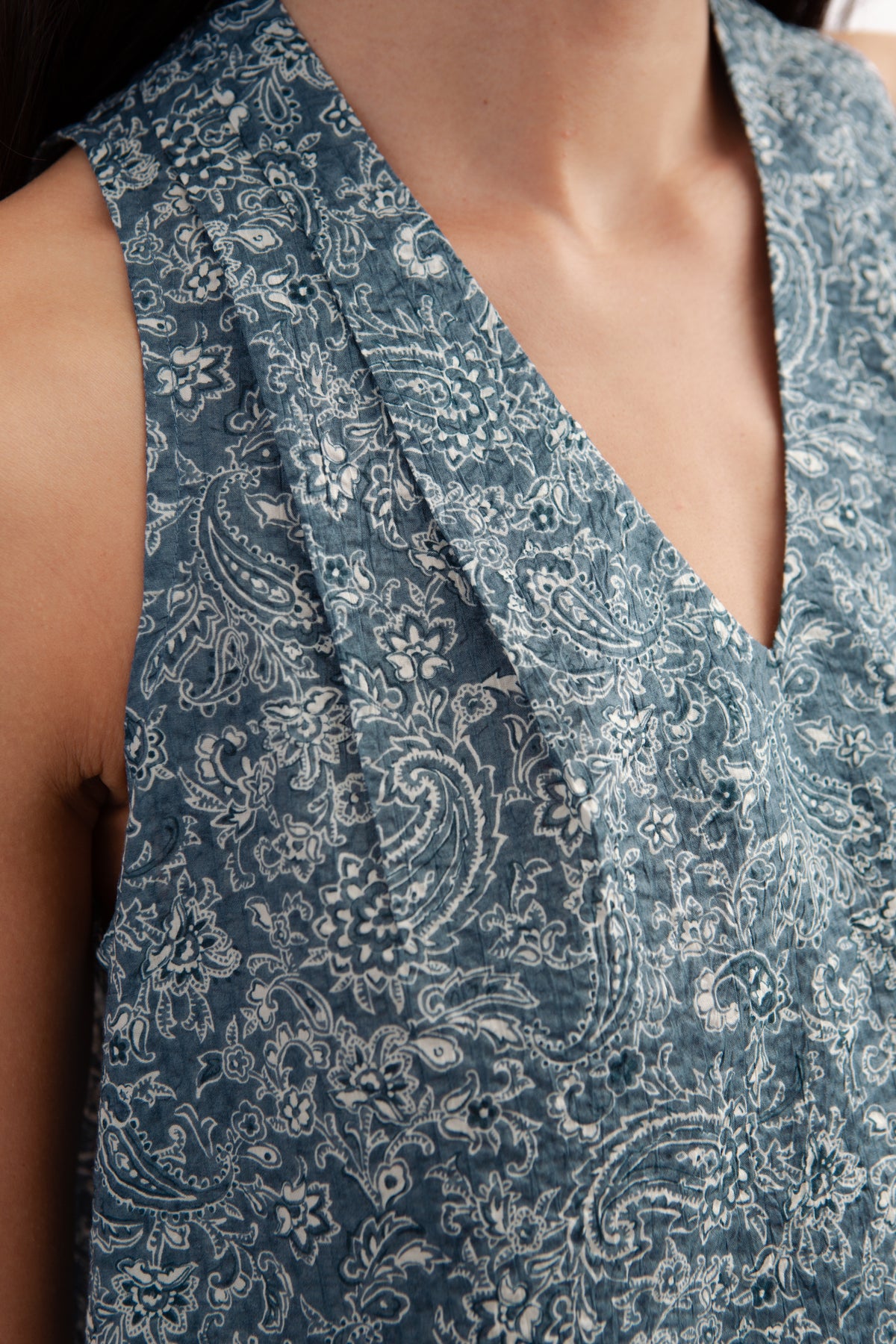 Relaxed V-Neck Blouse in Print - Ocean