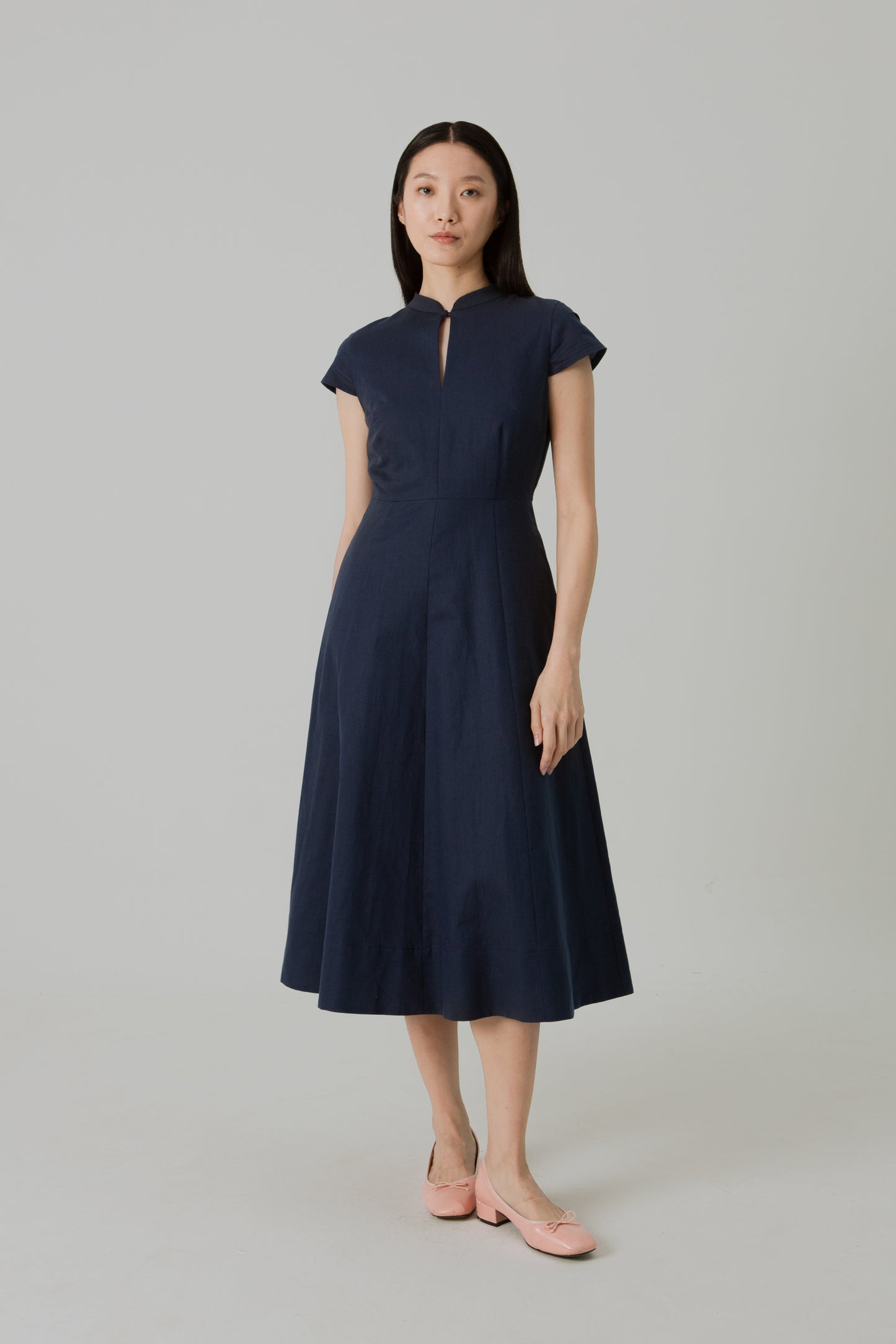 Stand Collar Tea Dress in Linen - Midnight