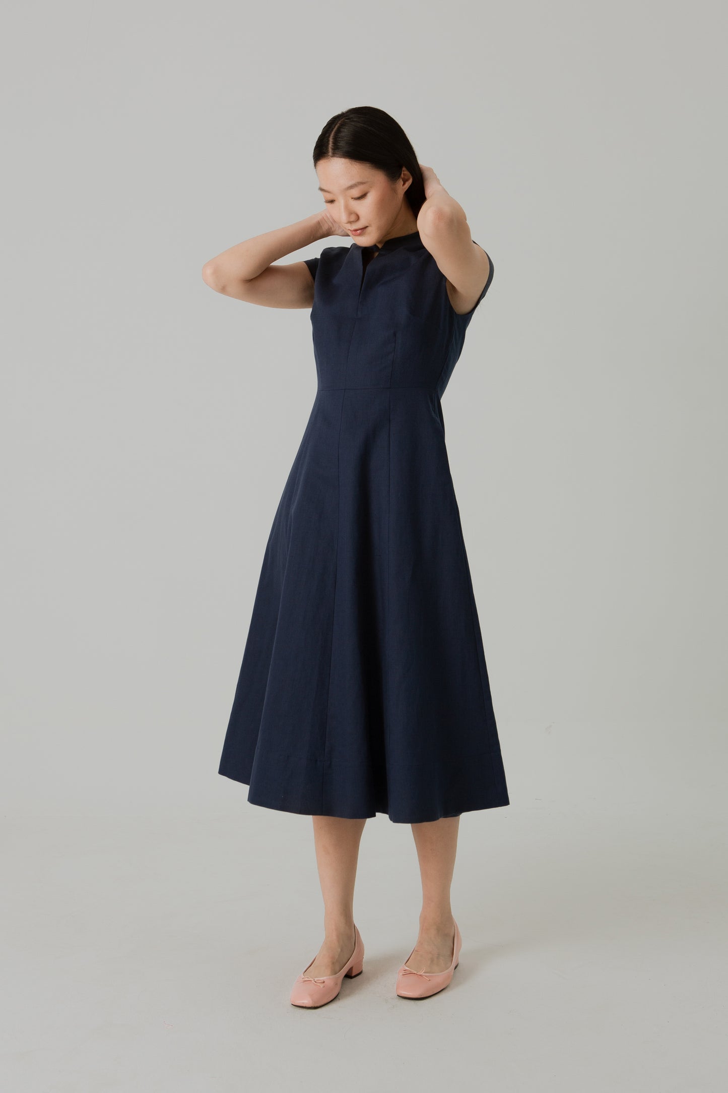 Stand Collar Tea Dress in Linen - Midnight