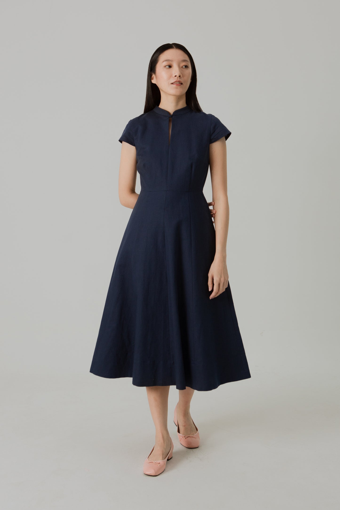 Stand Collar Tea Dress in Linen - Midnight