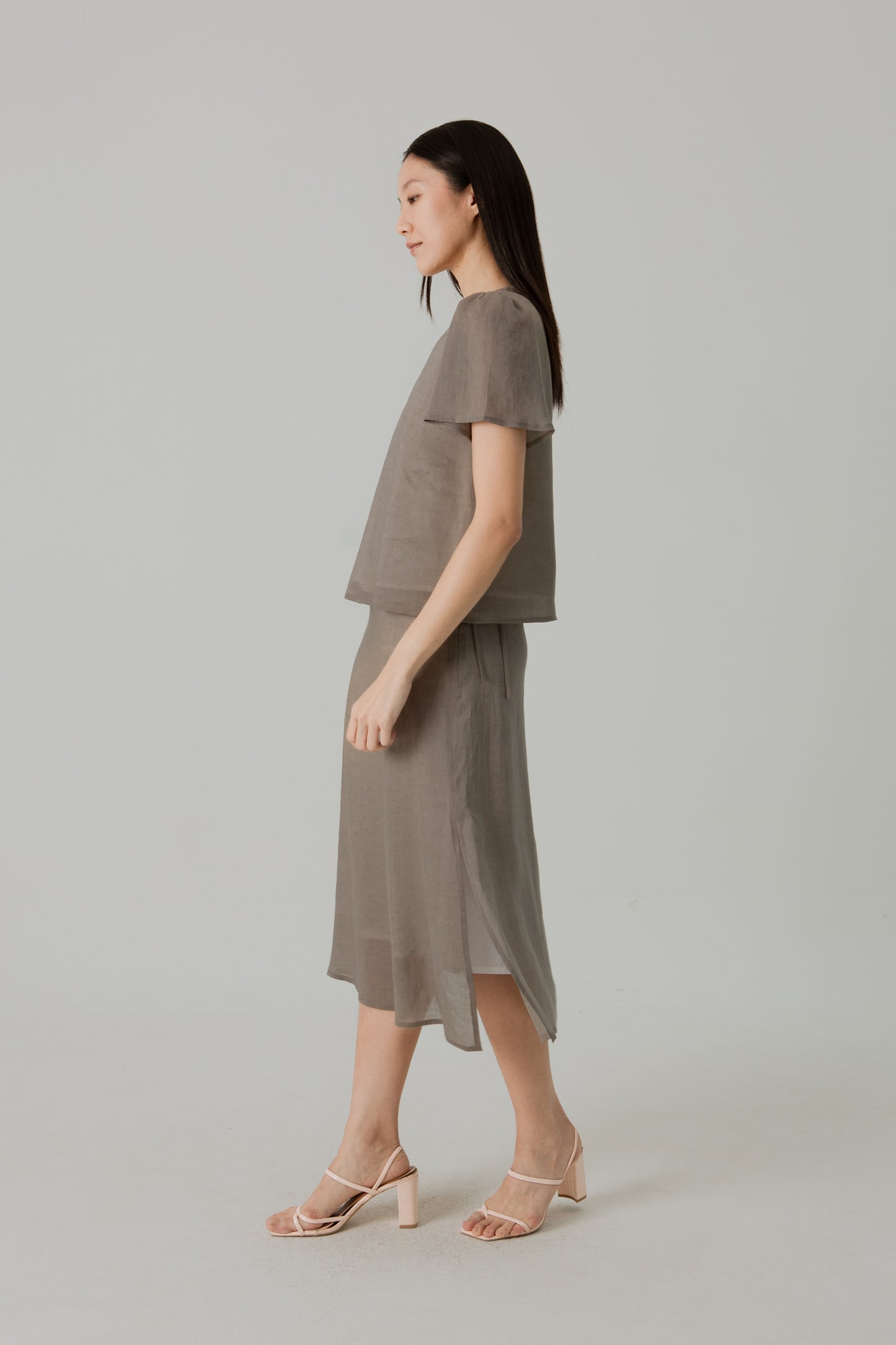 Aire Midi Skirt with Tie-Ribbon - Taupe