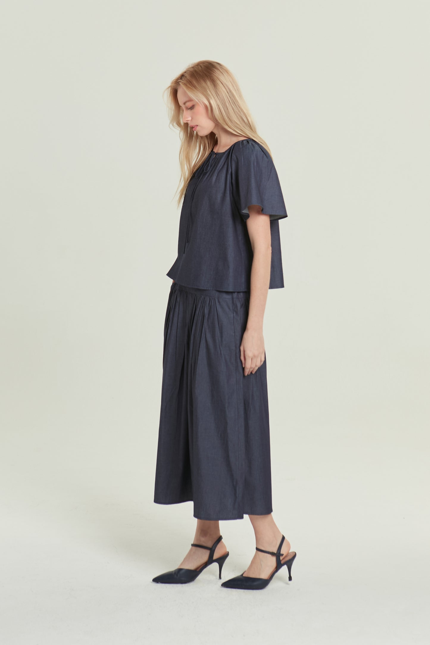 Denim Tie-Ribbon Weekend Blouse - Dark Wash