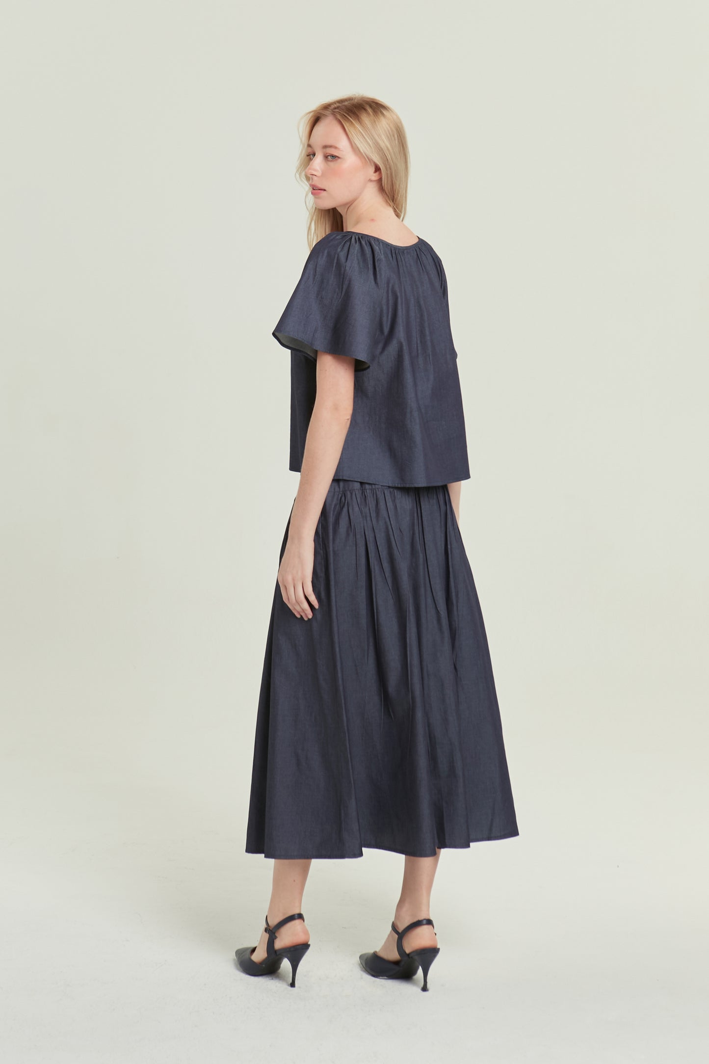 Denim Tie-Ribbon Weekend Blouse - Dark Wash