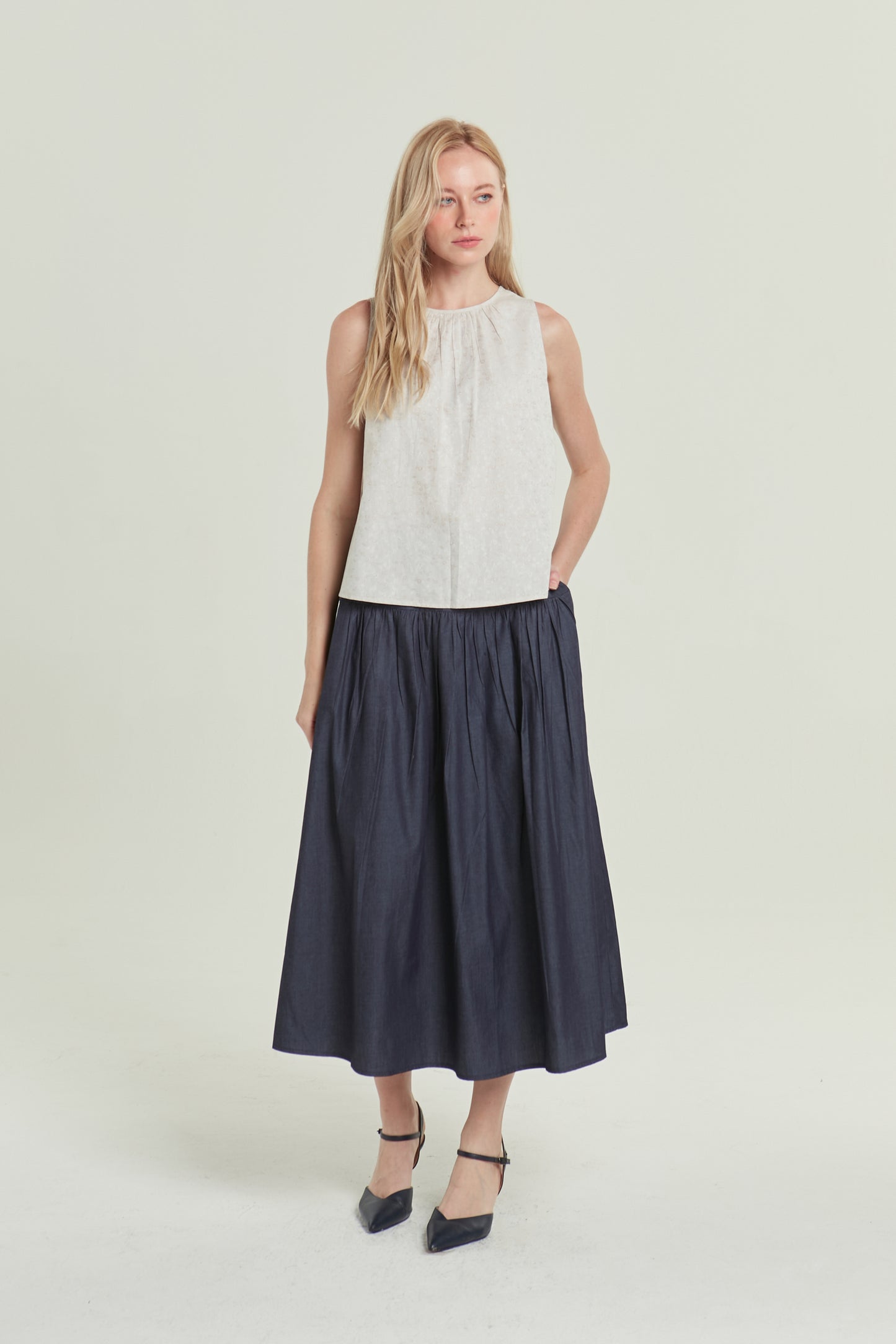 Tie-back Ruched Blouse in Floral Jacquard - Dusty Cream