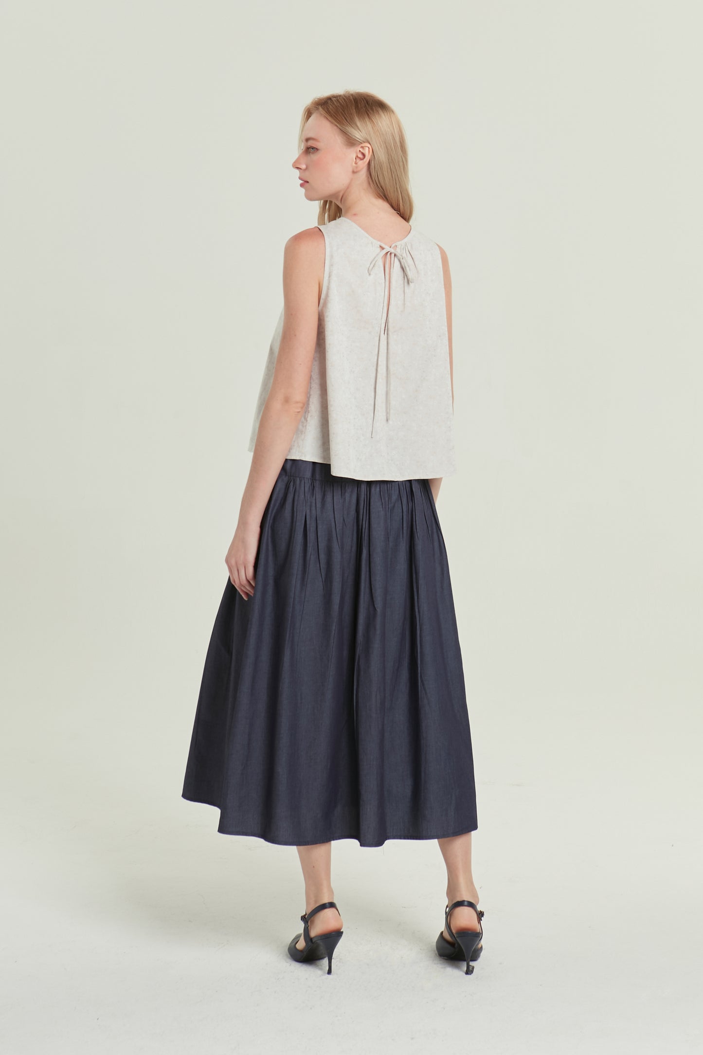 Tie-back Ruched Blouse in Floral Jacquard - Dusty Cream