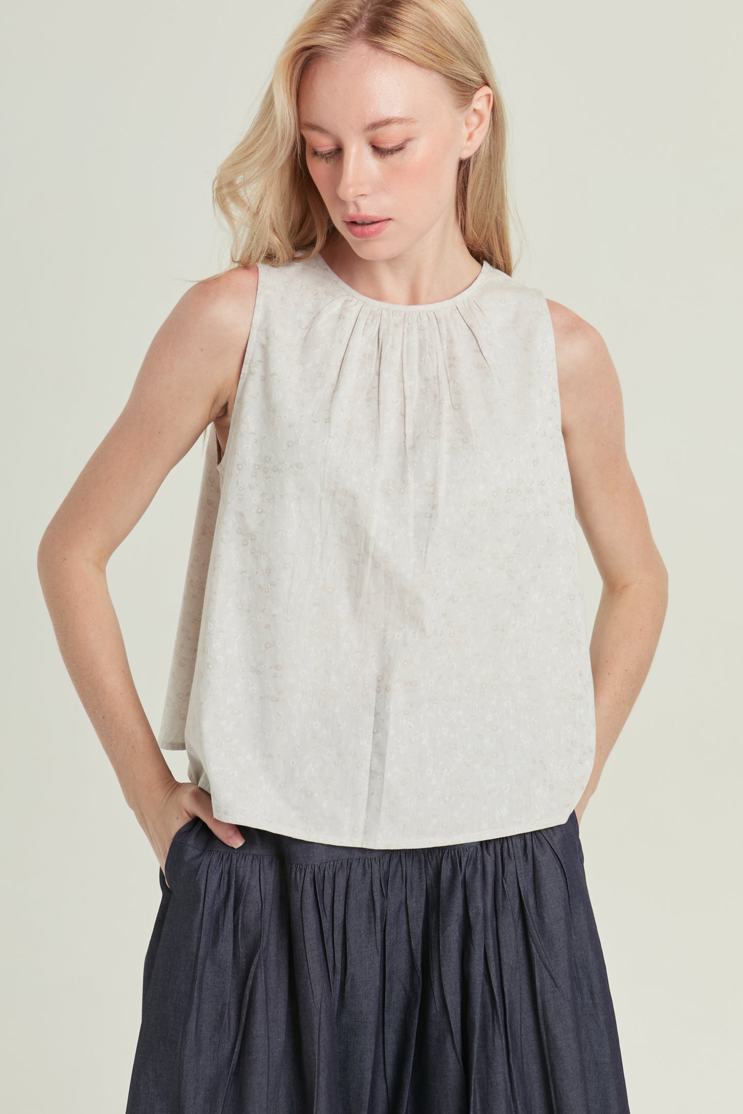 Tie-back Ruched Blouse in Floral Jacquard - Dusty Cream