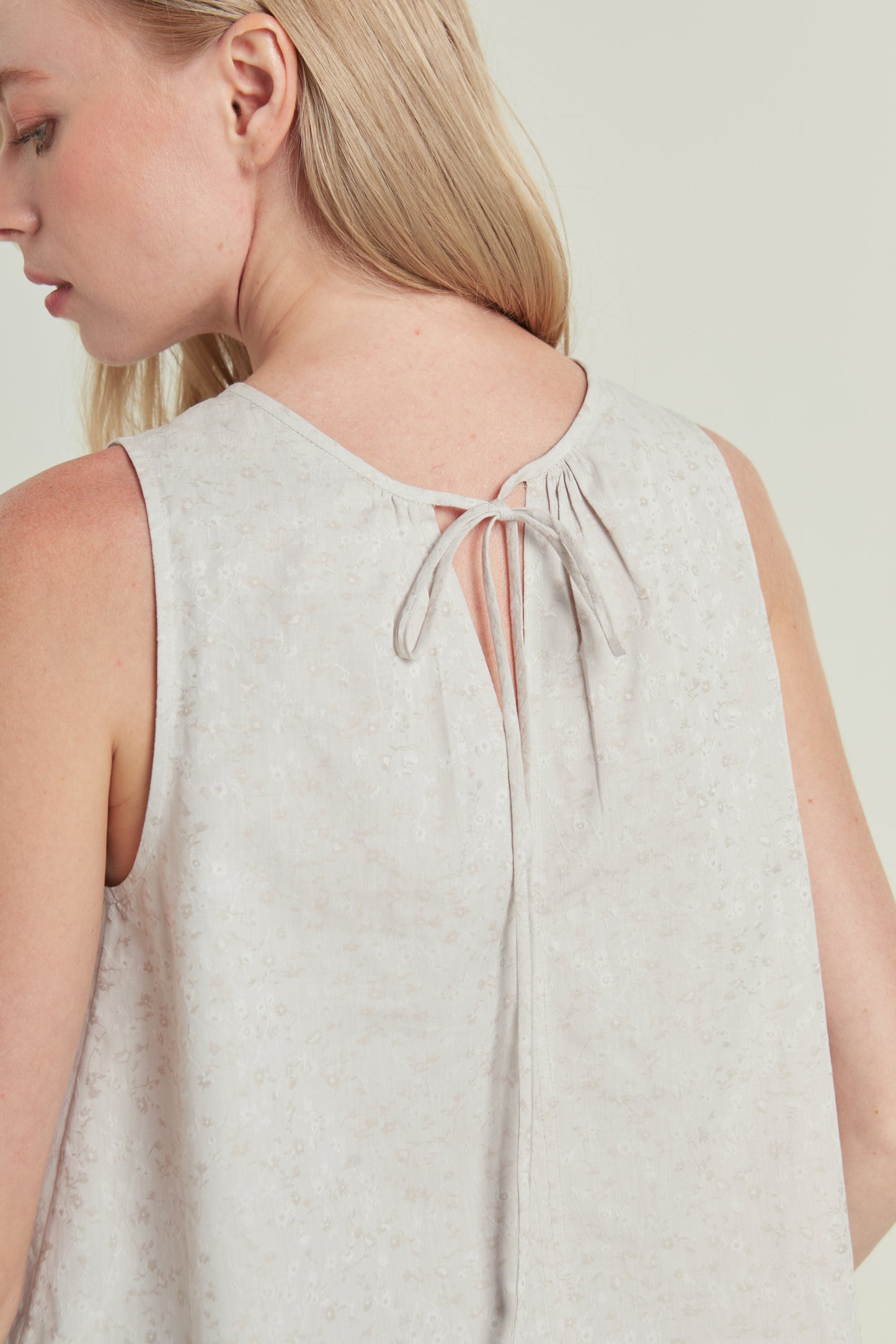 Tie-back Ruched Blouse in Floral Jacquard - Dusty Cream