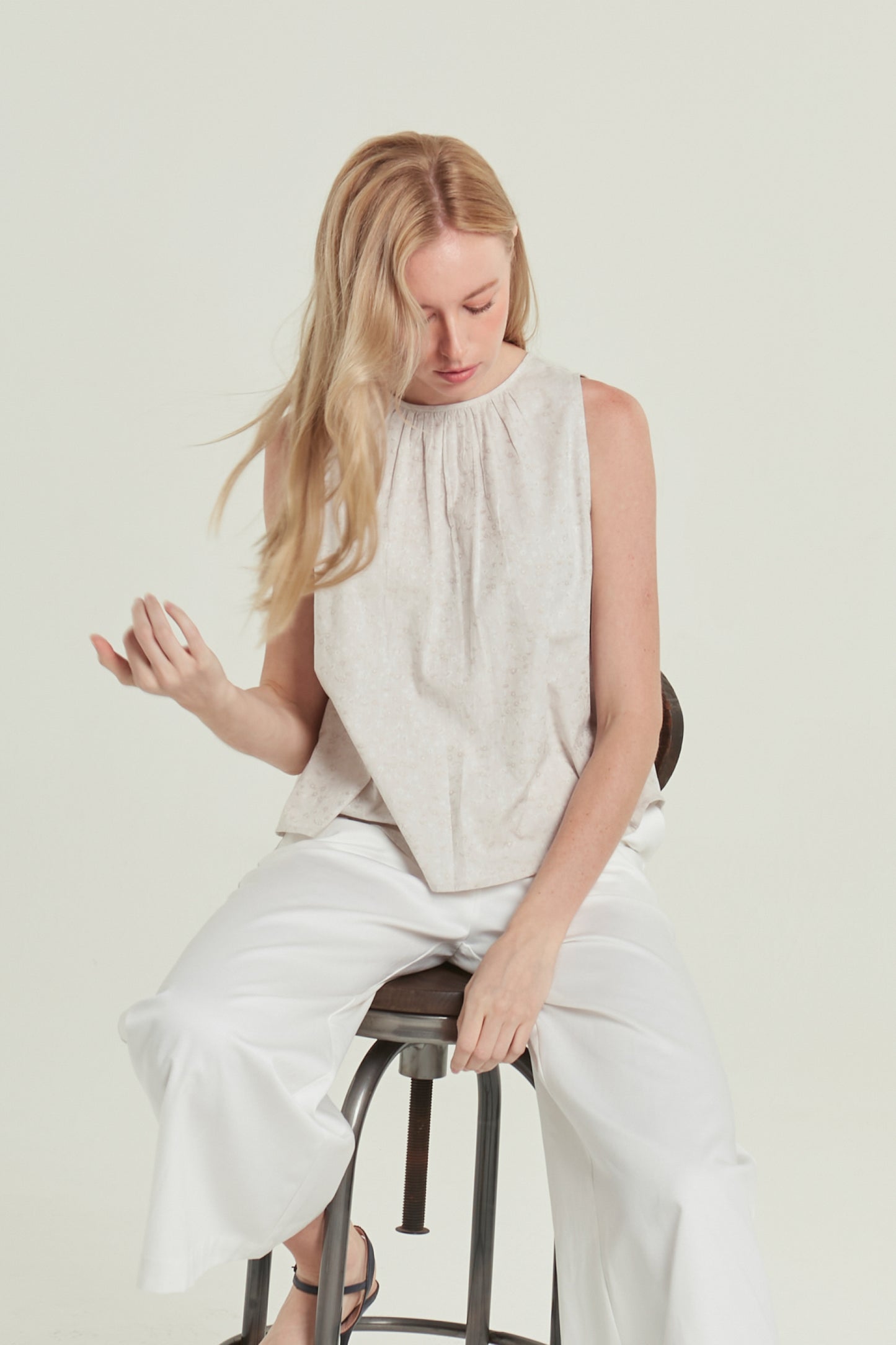 Tie-back Ruched Blouse in Floral Jacquard - Dusty Cream