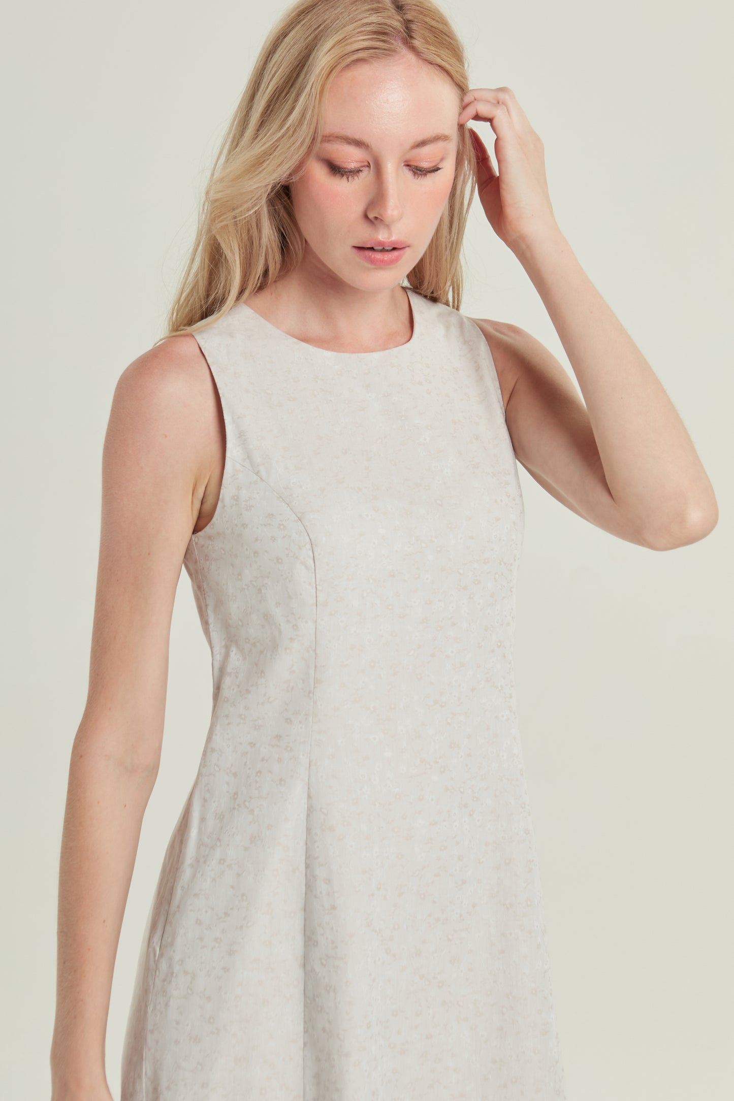 Column Midi Tea Dress in Floral Jacquard - Dusty Cream