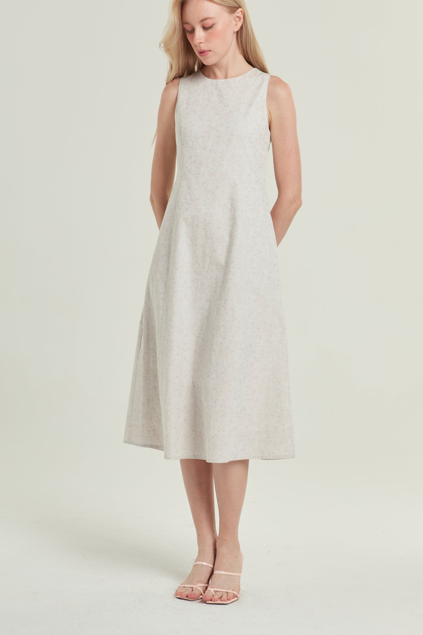 Column Midi Tea Dress in Floral Jacquard - Dusty Cream