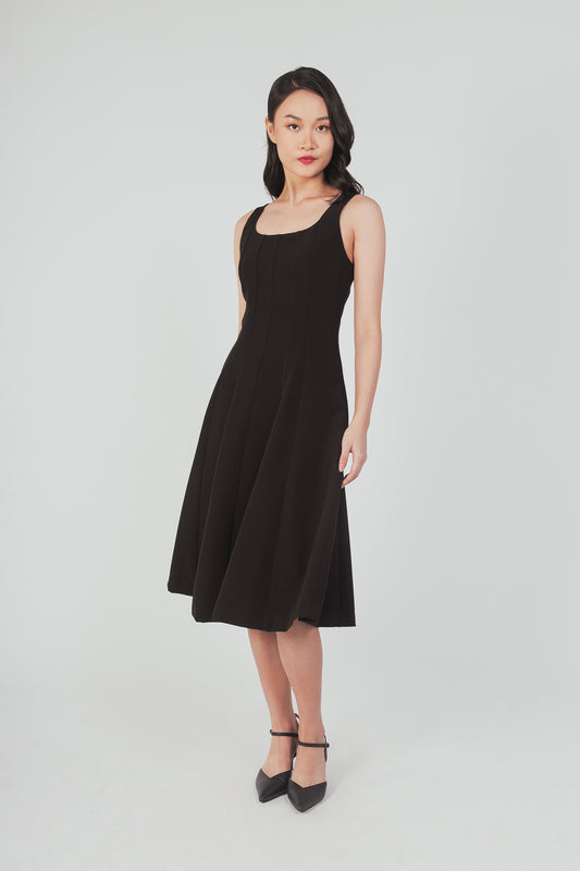 Smocked Back Panelled Dress - Black