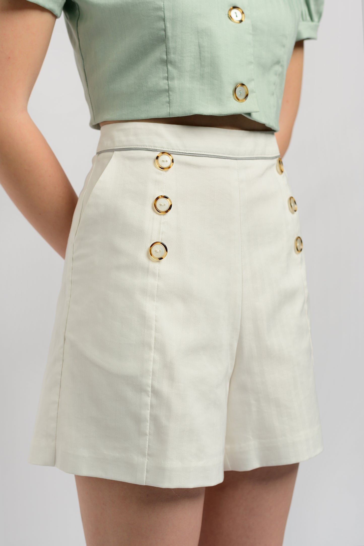 Buttoned High Waist Shorts - White